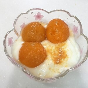 缶詰のびわときなこのヨーグルト